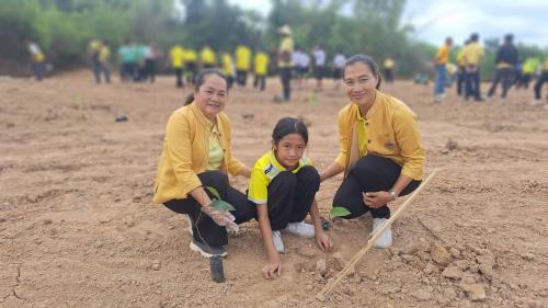 พช.นาแก ร่วมโครงการส่งเสริมการปลูกป่าและอนุรักษ์ธรรมชาติและสิ่งแวดล้อม กิจกรรมปลูกป่าเฉลิมพระเกียรติสมเด็จพระเจ้าอยู่หัวมหาวชิราลงกรณ บดินทรเทพยวรางกูร ประจำปี 2569 สร้างพื้นที่สีเขียว เพิ่มความอุดมสมบูรณ์ของทรัพยากรธรรมชาติ และส่งเสริมการมีส่วนร่วมของทุกภาคส่วนสู่การพัฒนาที่ยั่งยืน